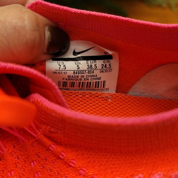 RARE Ladies NIKE Air Vapormax Hyper Punch - Picture 2 of 5